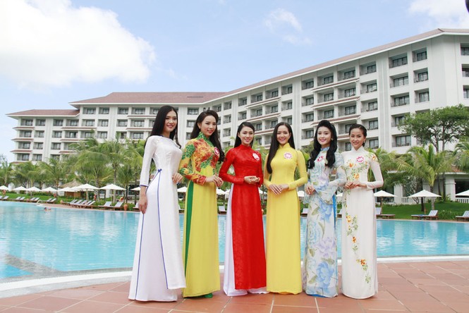 Thí sinh hoa hậu duyên dáng áo dài - ảnh 1