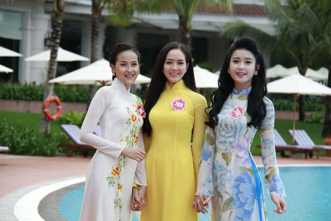 Thí sinh hoa hậu duyên dáng áo dài - ảnh 4