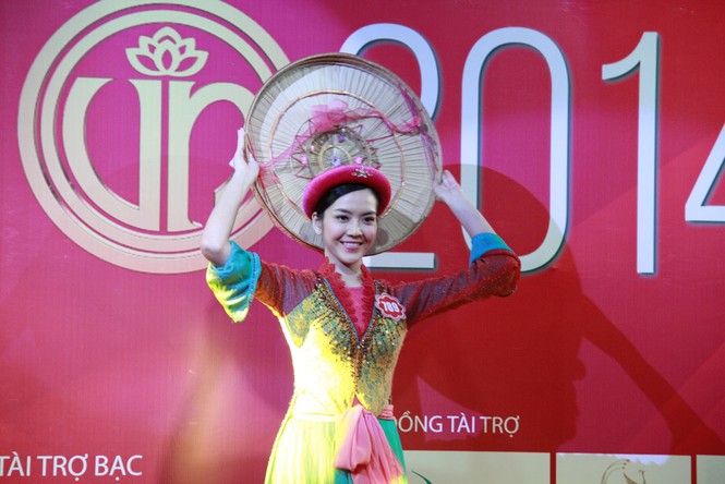 Cận cảnh buổi sơ loại thi tài năng Hoa hậu 2014 (tiếp) - ảnh 9