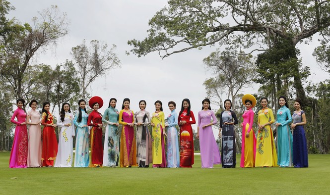 Người đẹp hoa hậu thướt tha áo dài - ảnh 3