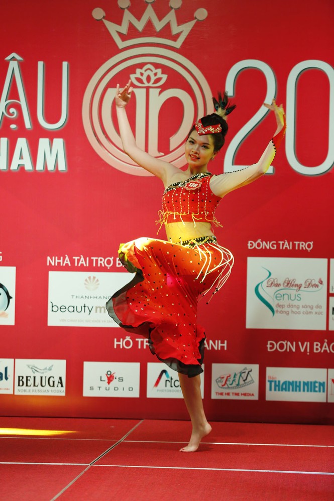 Cận cảnh buổi sơ loại thi tài năng Hoa hậu 2014 - ảnh 4