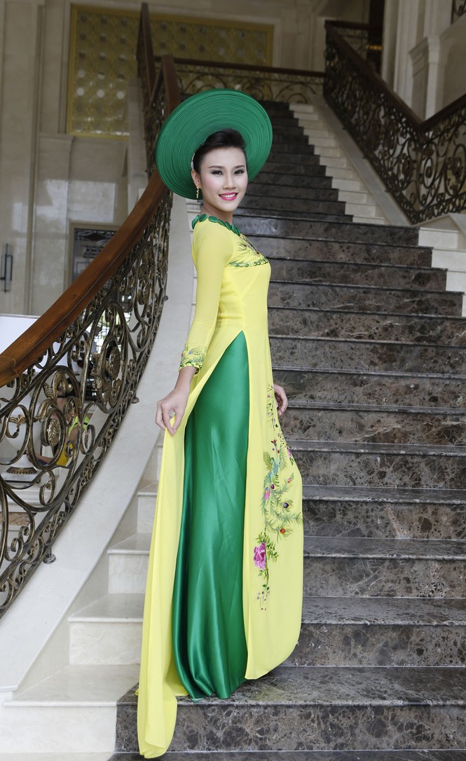 Người đẹp hoa hậu thướt tha áo dài - ảnh 8