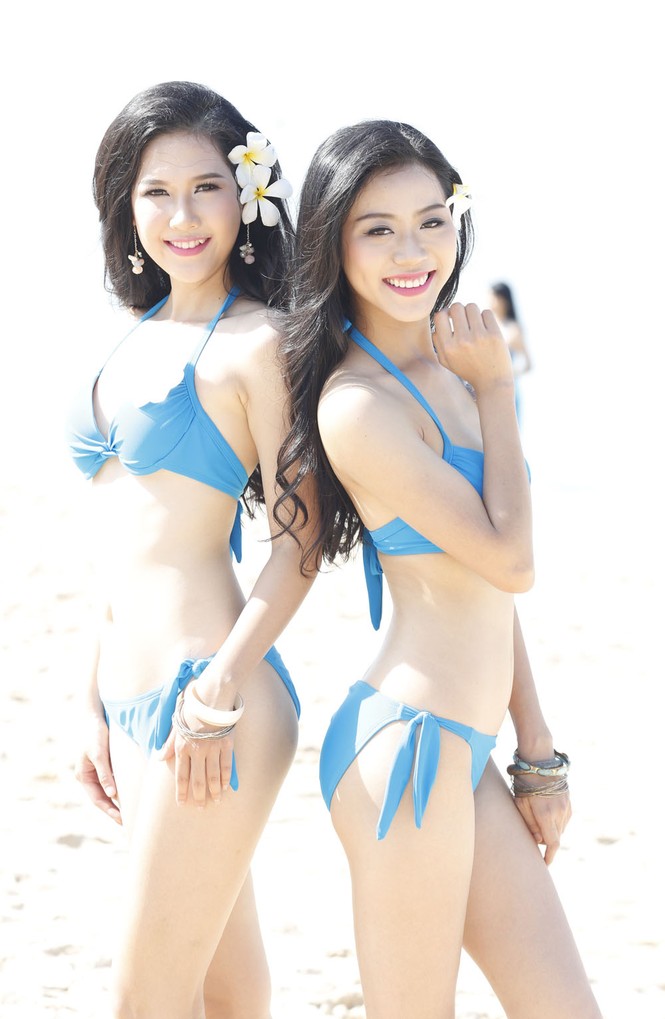 Người đẹp diện bikini bên biển xanh, nắng vàng - ảnh 16