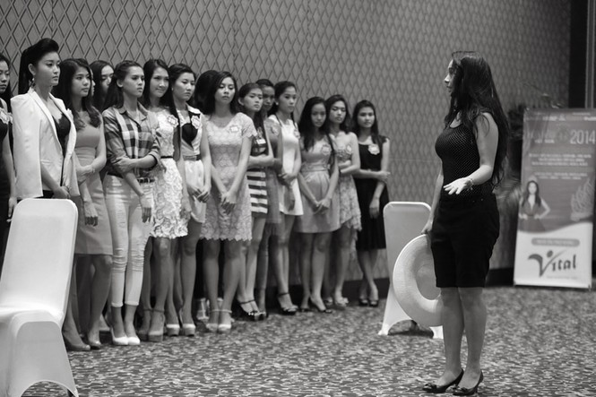 Thí sinh hoa hậu tập trình diễn thi Người đẹp Biển - ảnh 15