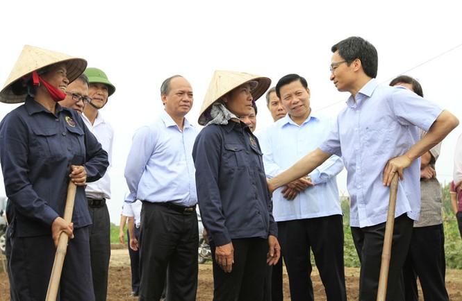 Phó Thủ tướng Vũ Đức Đam: “Nếu tôi là người trồng rau bẩn, chị sẽ nói thế nào?” - ảnh 1