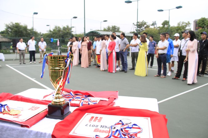 Sôi động giải tenis chào mừng 64 năm báo Tiền Phong ra số đầu tiên - ảnh 1