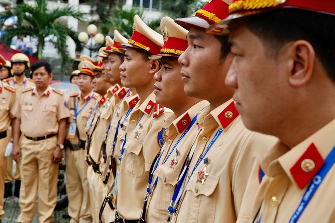 TP Hồ Chí Minh 'chi viện' 100 CSGT cho Đà Nẵng dịp APEC - ảnh 8