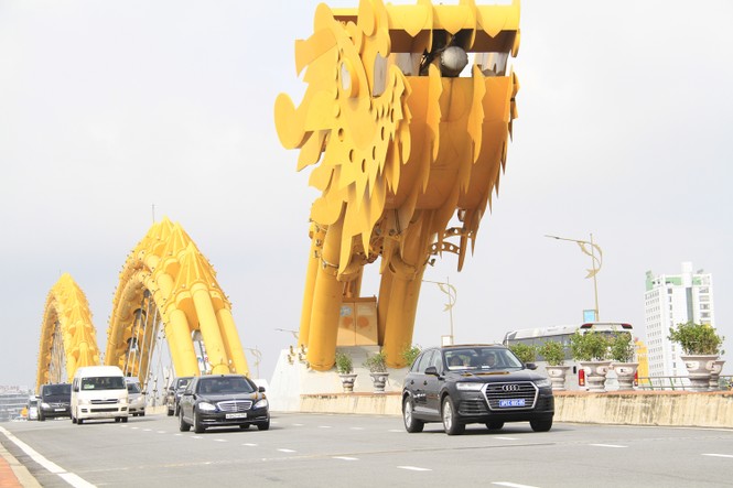 Siêu xe Tổng thống Nga, Mỹ cùng qua cầu Rồng Đà Nẵng - ảnh 2