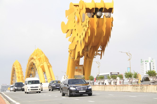 Siêu xe Tổng thống Nga, Mỹ cùng qua cầu Rồng Đà Nẵng - ảnh 3