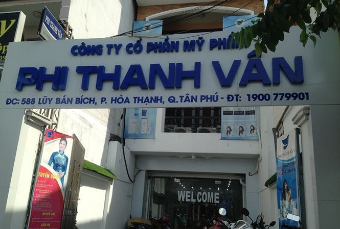 Bị đình chỉ kinh doanh, mỹ phẩm Phi Thanh Vân vẫn bán công khai - ảnh 2