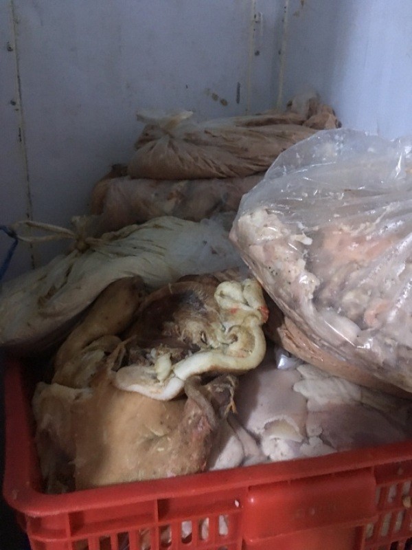 Tẩy trắng lòng heo bằng oxy già - ảnh 3