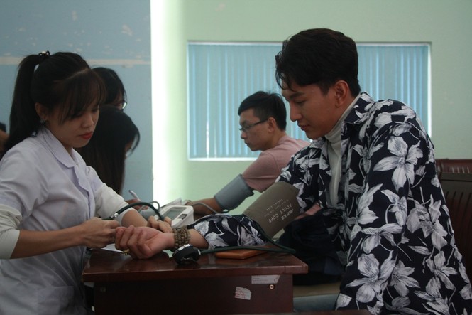 Hàng loạt sao tham gia Chủ Nhật Đỏ ở TPHCM - ảnh 6