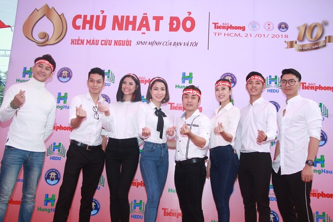 Hàng loạt sao tham gia Chủ Nhật Đỏ ở TPHCM - ảnh 2