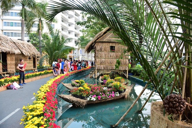 Giới trẻ tấp nập đến Hội hoa xuân Phú Mỹ Hưng 'sống ảo' - ảnh 4