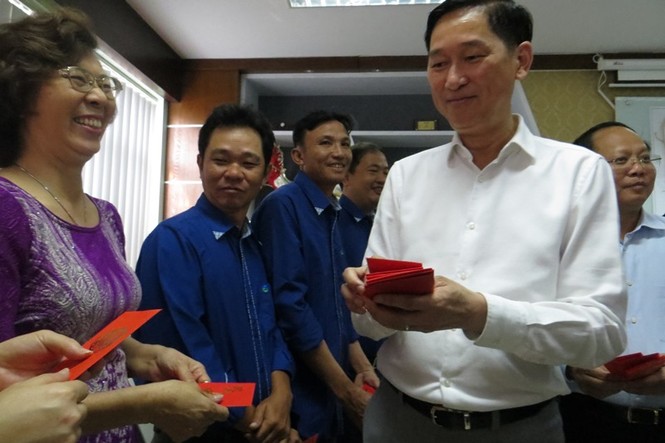 Lãnh đạo TPHCM thăm, chúc Tết công nhân Đa Phước - ảnh 6
