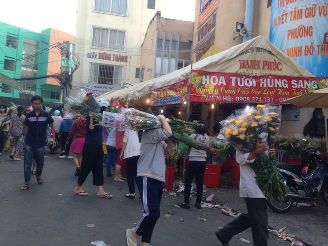 100.000 đồng/4 chậu hoa Tết ở Sài Gòn chiều cuối năm - ảnh 14