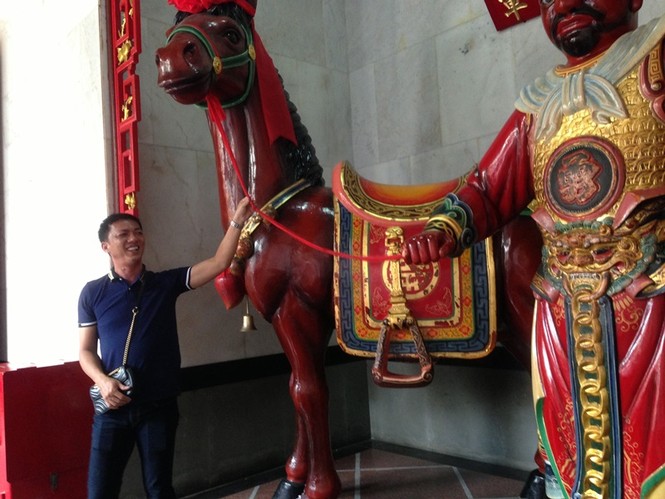 rung chuông đầu năm - ảnh 1