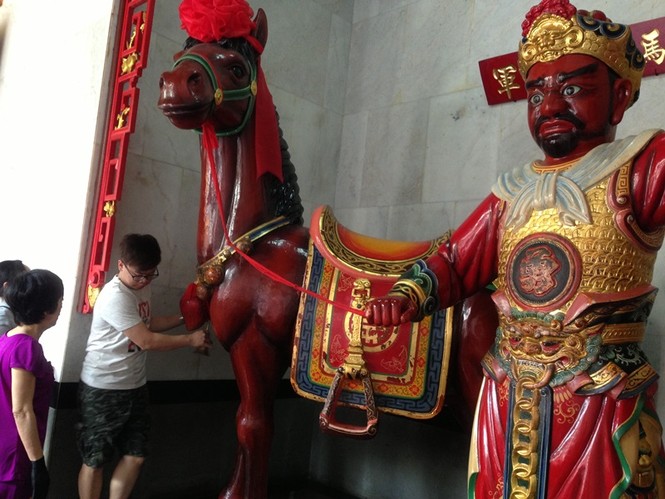 rung chuông đầu năm - ảnh 2