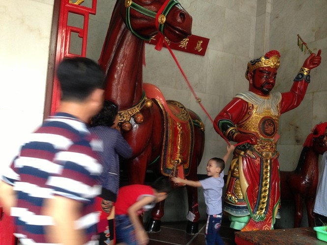 rung chuông đầu năm - ảnh 8
