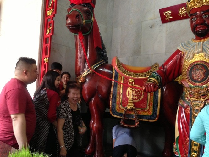 rung chuông đầu năm - ảnh 4