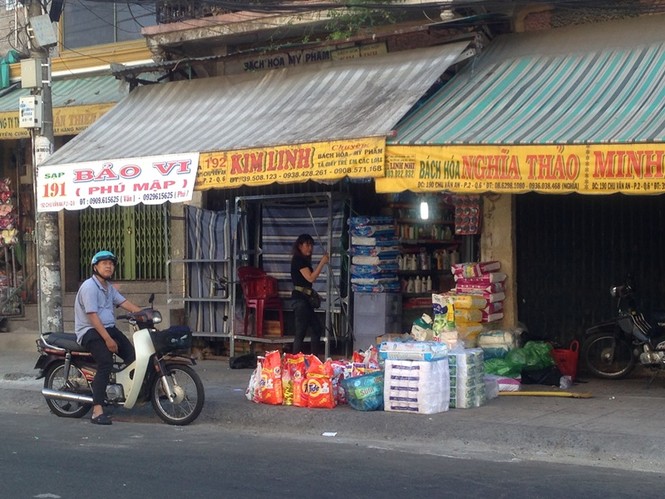 Chợ bán tấp nập ngày mùng 4, người mua vẫn ‘nghỉ Tết’ - ảnh 12