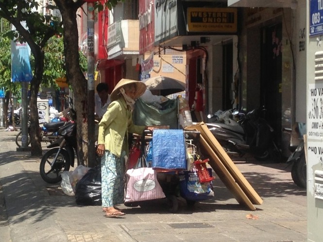 Người Sài Gòn mưu sinh dưới cái nắng 40 độ C - ảnh 3