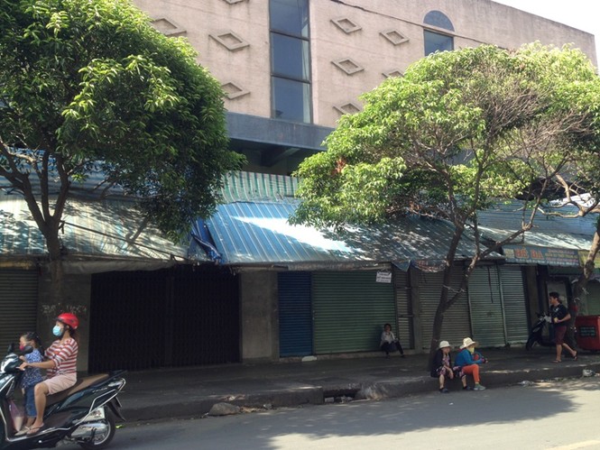 Ngày cuối nghỉ lễ, đường Sài Gòn vắng như Tết - ảnh 4