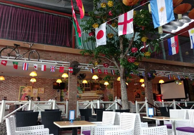 Quán xá Sài Gòn 'chộn rộn' trước thềm World Cup - ảnh 3