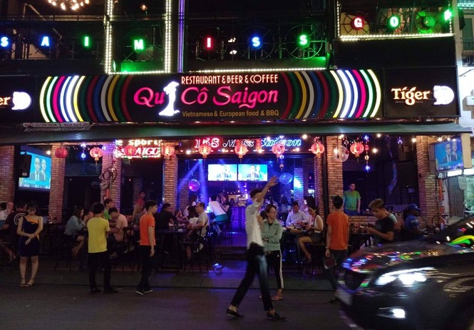 Phố tây Bùi Viện rộn ràng khai màn World Cup - ảnh 6