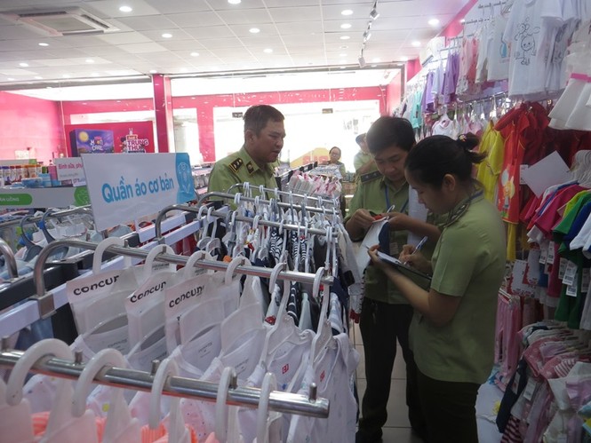 Tạm giữ 5.000 sản phẩm 'có vấn đề' nguồn gốc, nhãn mác của Con Cưng - ảnh 4