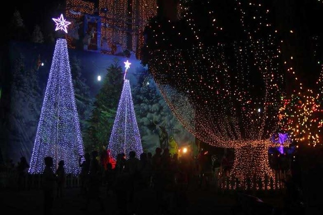 Những điểm đến tuyệt đẹp dịp Noel không thể bỏ qua ở TPHCM - ảnh 1