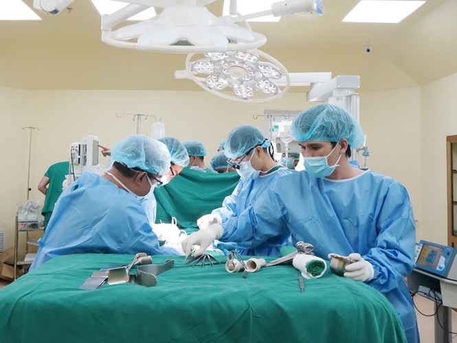 Bệnh viện tư nhân đầu tiên thực hiện thành công ghép thận - ảnh 2