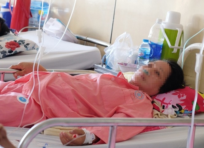 suýt chết vì hóc hạt mãng cầu - ảnh 1