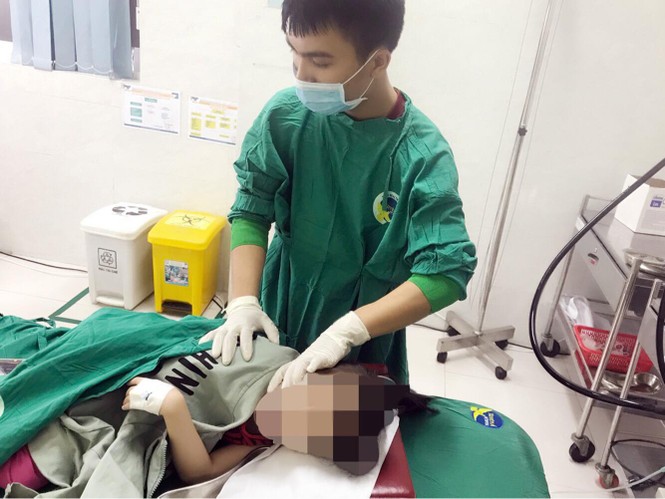 Bàng hoàng phát hiện đồng xu nằm trong thực quản bé gái 5 tuổi - ảnh 3