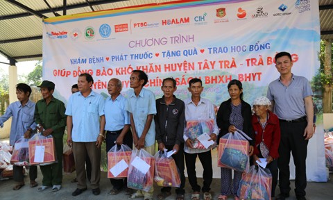 Bác sĩ Sài Gòn mang yêu thương đến với dân tộc vùng cao - ảnh 1