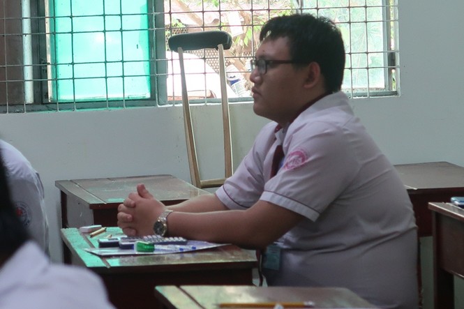 Thí sinh trăm kí gãy chân trước ngày thi THPT Quốc gia - ảnh 2