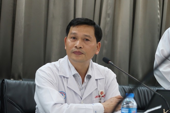 Kinh hoàng gắp hơn 10 mảnh gỗ từ hốc mắt người đàn ông - ảnh 3