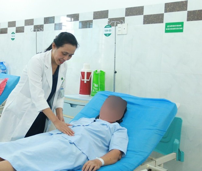 Cứu sống người phụ nữ 30 năm sống cùng khối u khổng lồ - ảnh 2