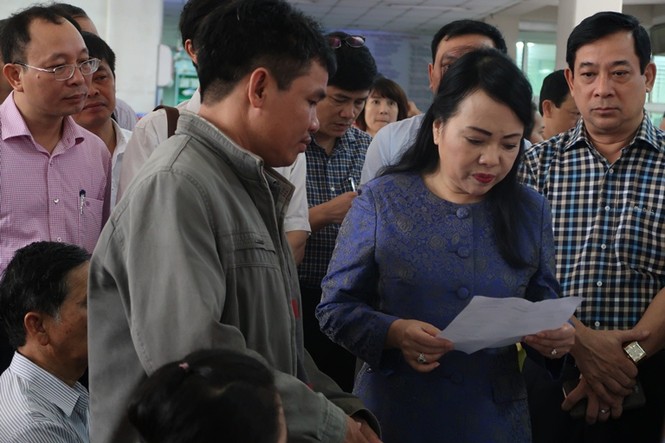 Bệnh nhân chờ 4 tiếng mới được khám bệnh, Bộ trưởng nói gì? - ảnh 2