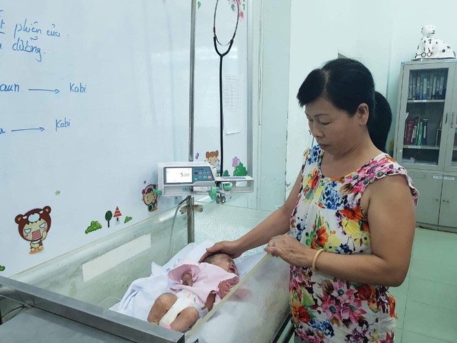 Cứu thành công bàn tay bé sơ sinh bị hoại tử lồi xương - ảnh 1