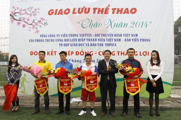 Giải bóng chào xuân Giáp Ngọ - ảnh 6