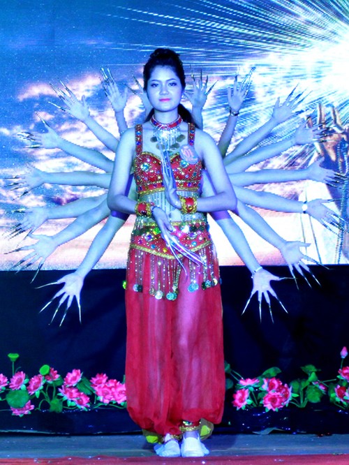 Nữ sinh Nông nghiệp khoe tài sắc - ảnh 10