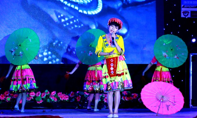 Nữ sinh Nông nghiệp khoe tài sắc - ảnh 11