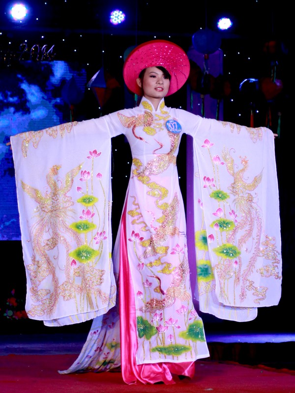 Nữ sinh Nông nghiệp khoe tài sắc - ảnh 5