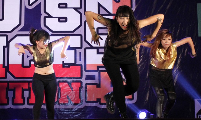 Sinh viên Ngoại thương tranh tài Dance - ảnh 9