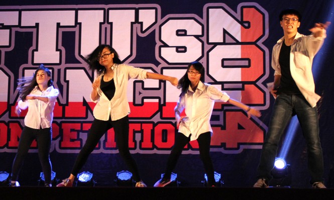 Sinh viên Ngoại thương tranh tài Dance - ảnh 1