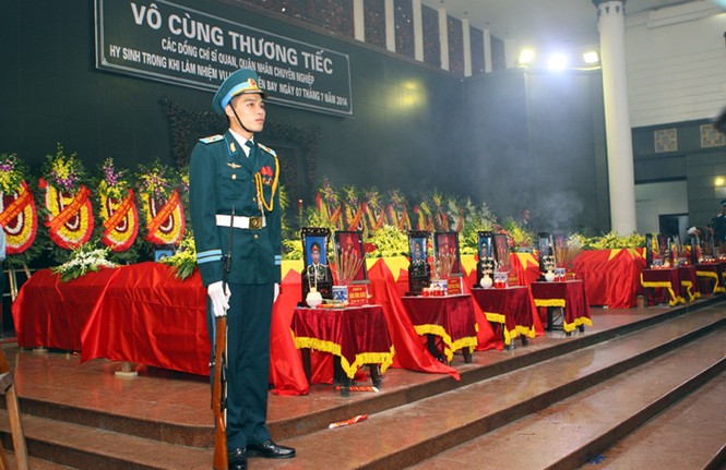 Sẽ có quỹ ủng hộ các chiến sỹ hy sinh vụ máy bay rơi - ảnh 2
