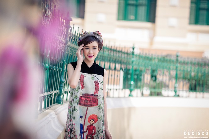 'Bản sao' của Hoa hậu Mai Phương Thúy cuốn hút trong tà áo dài vui Tết - ảnh 5