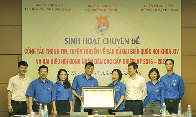 Thanh niên tìm hiểu thông tin bầu cử đại biểu Quốc hội - ảnh 2