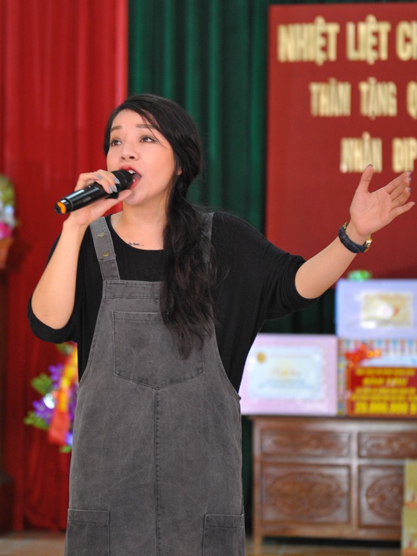 Báo Tiền Phong tặng quà thương bệnh binh tại Hà Nam - ảnh 10